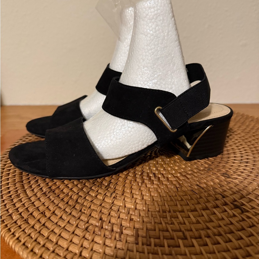 Liz Claiborne Black Low Block Heel Sandals with Gold accents
